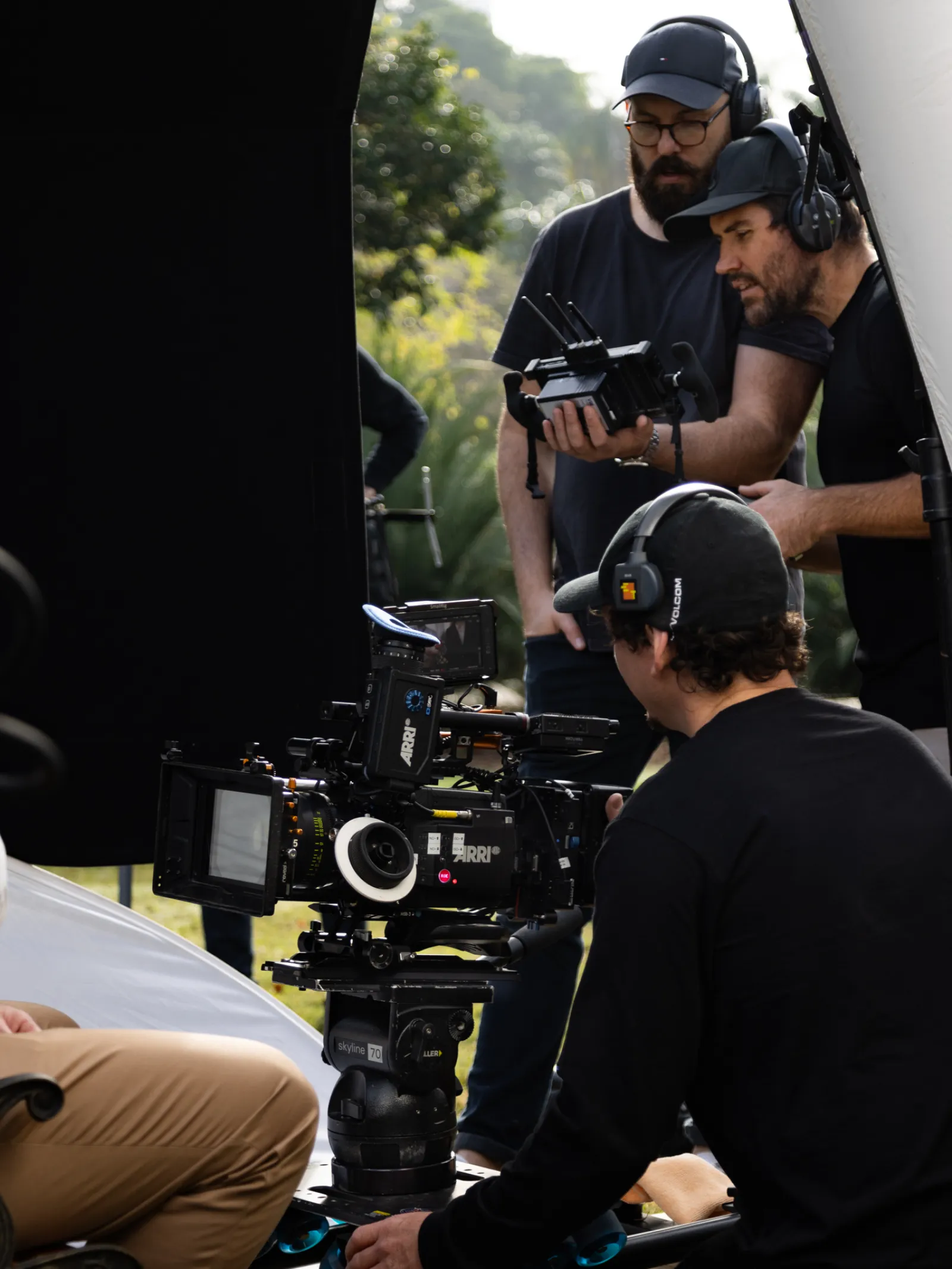 Sam helping the crew perfect the shallow focus timing for the Inforverse commercial with ShareStory.