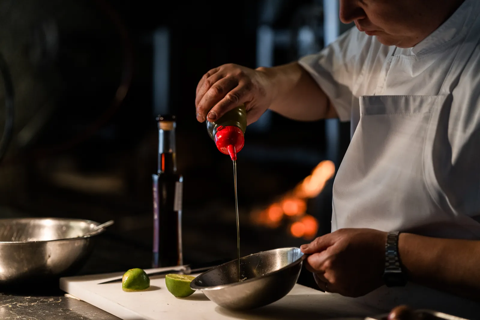 Richard Ousby delicately creating real dishes on screen for the ShareStory Carrara640 commercial