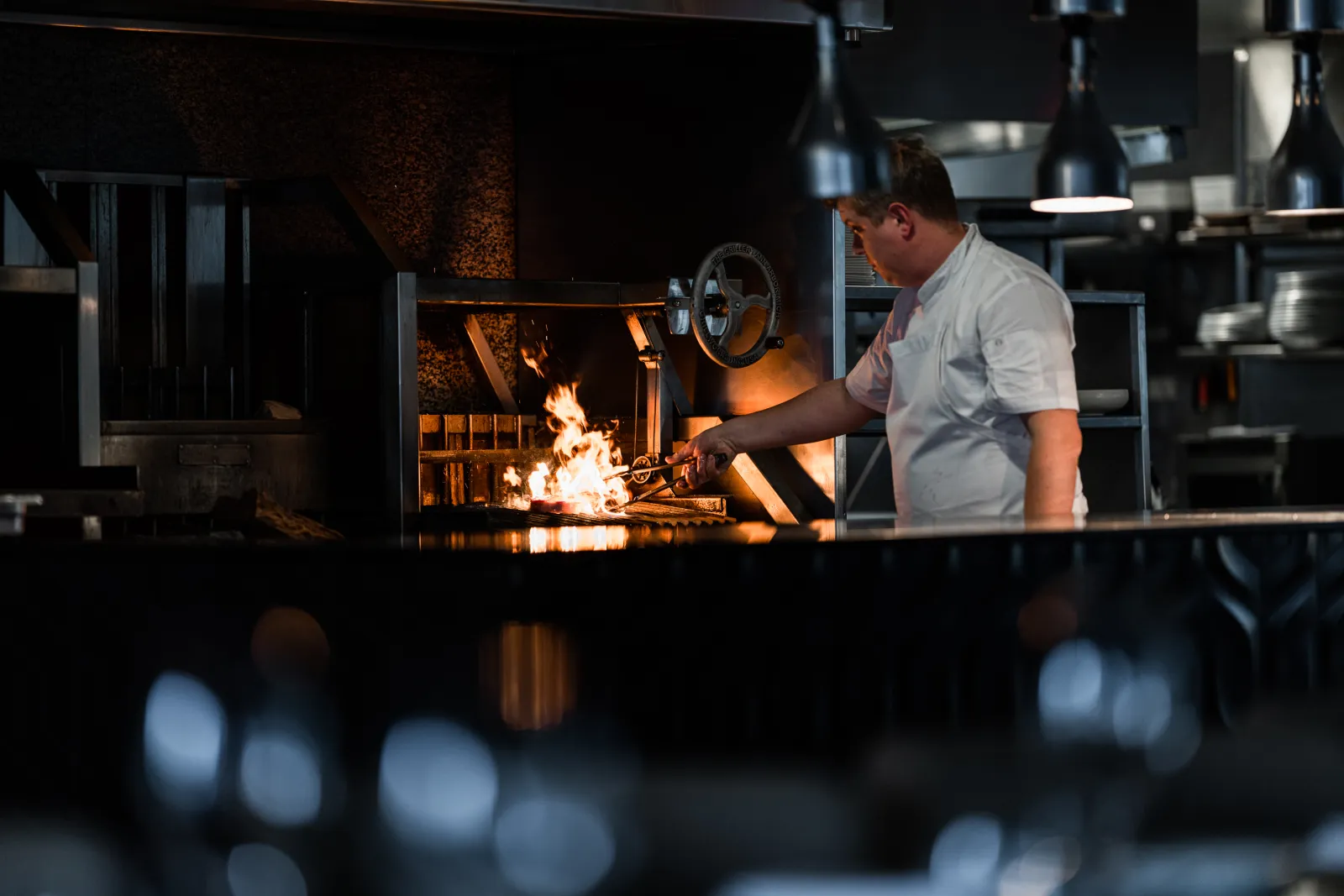 Richard Ousby searing more Wagyu during the Carrara640 shoot.